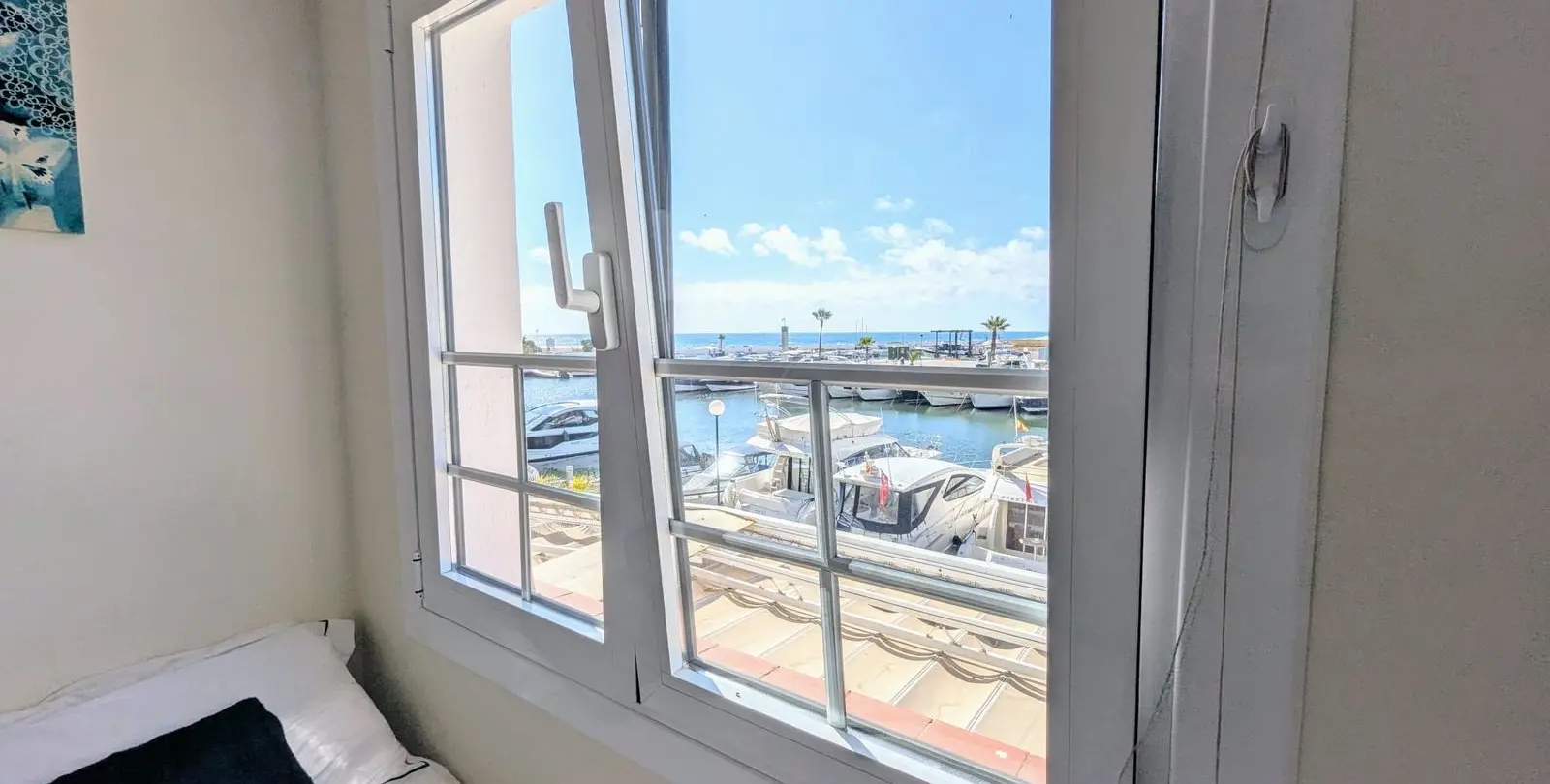 Sale of penthouse in Puerto de Cabopino 28