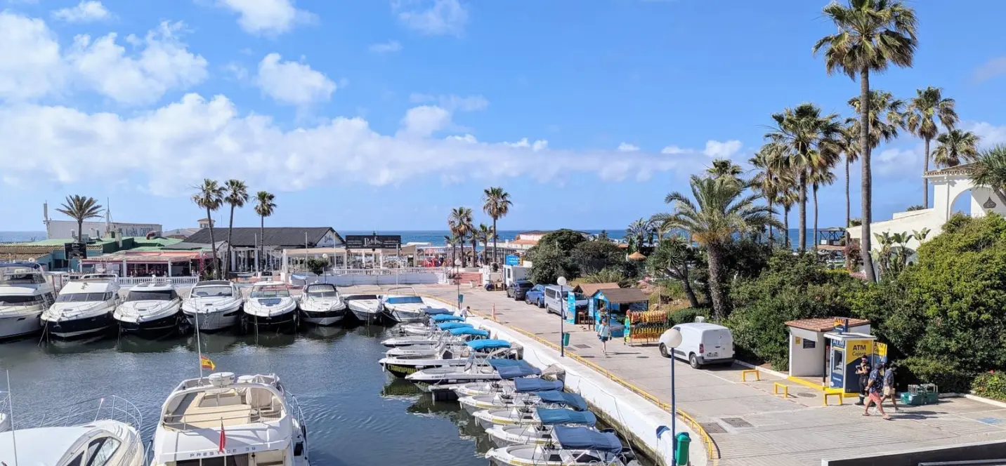 Sale of penthouse in Puerto de Cabopino 0