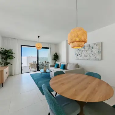 Sale of middle floor apartment in Fuengirola