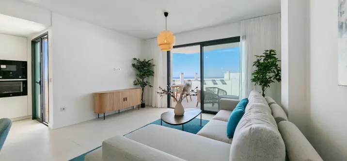 Sale of middle floor apartment in Fuengirola 4