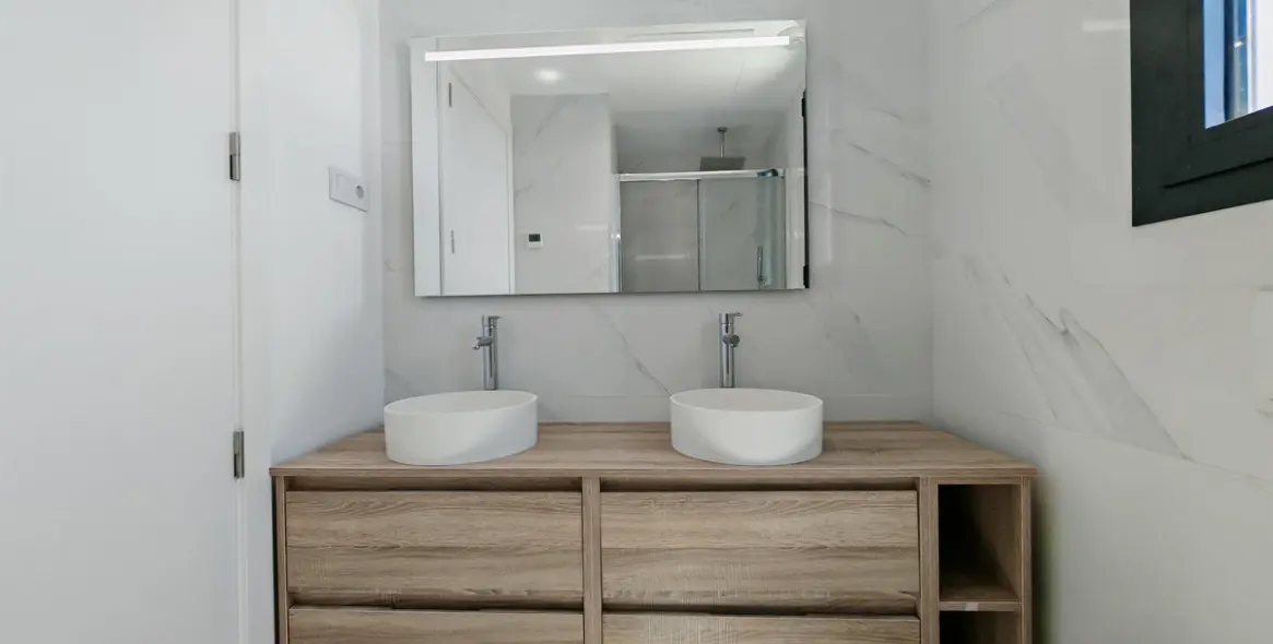 Sale of middle floor apartment in Fuengirola 15