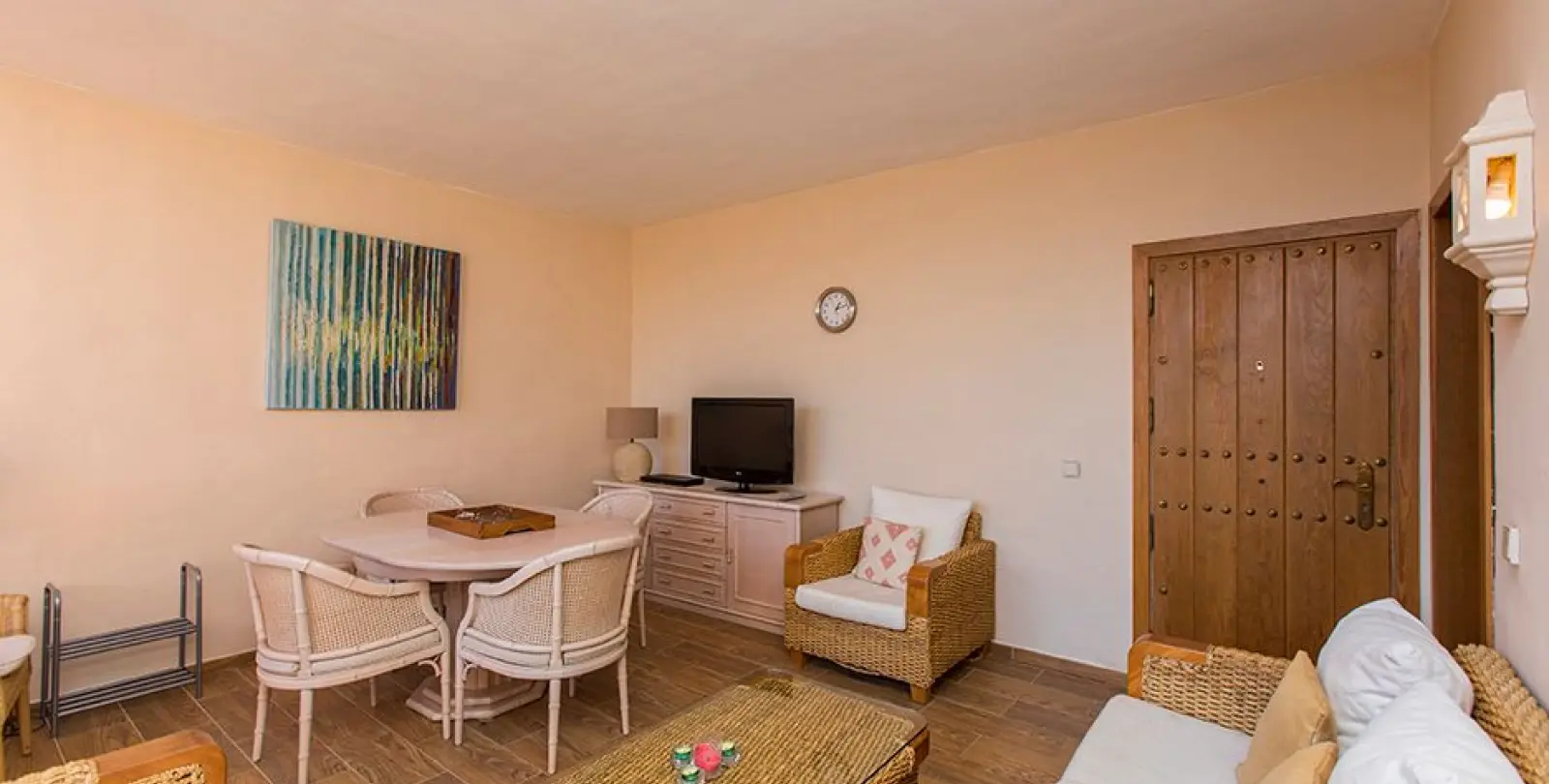 Продажа апартаментов на среднем этаже в Elviria 7
