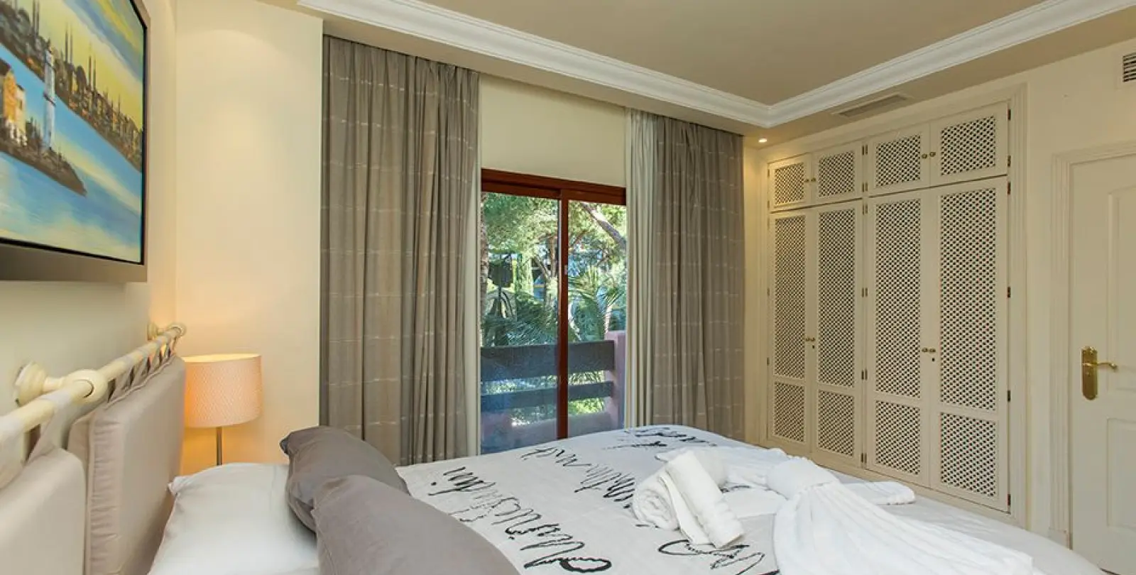 Продажа апартаментов на среднем этаже в Elviria 11
