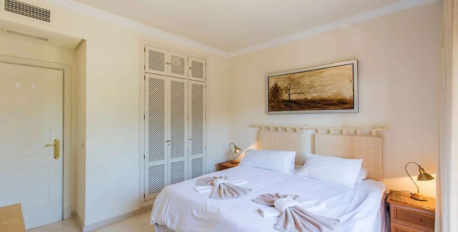 Продажа апартаментов на среднем этаже в Elviria 13