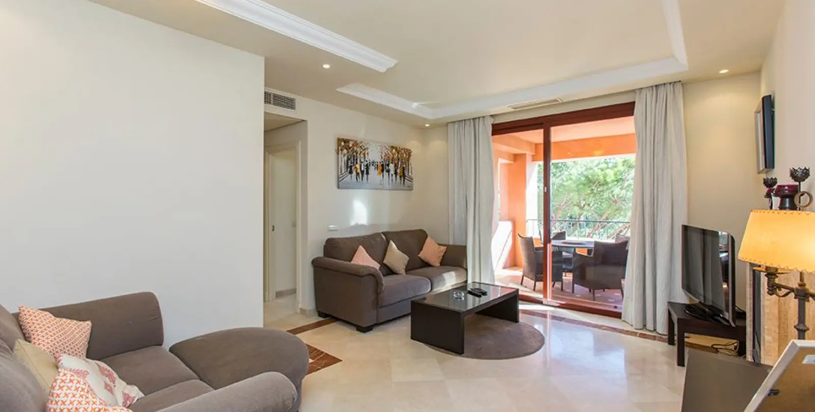 Продажа апартаментов на среднем этаже в Elviria 19