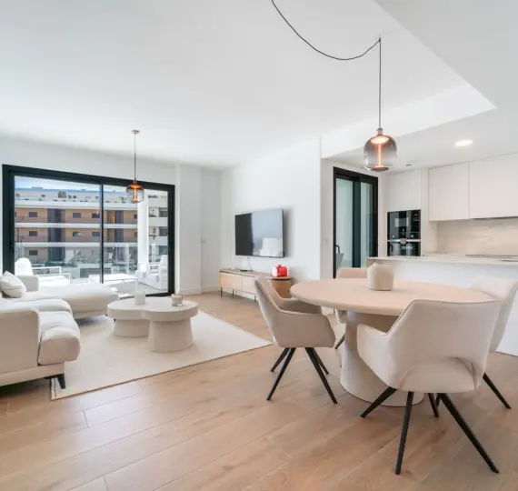 Sale of middle floor apartment in Fuengirola