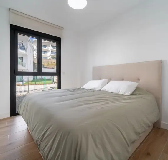 Sale of middle floor apartment in Fuengirola