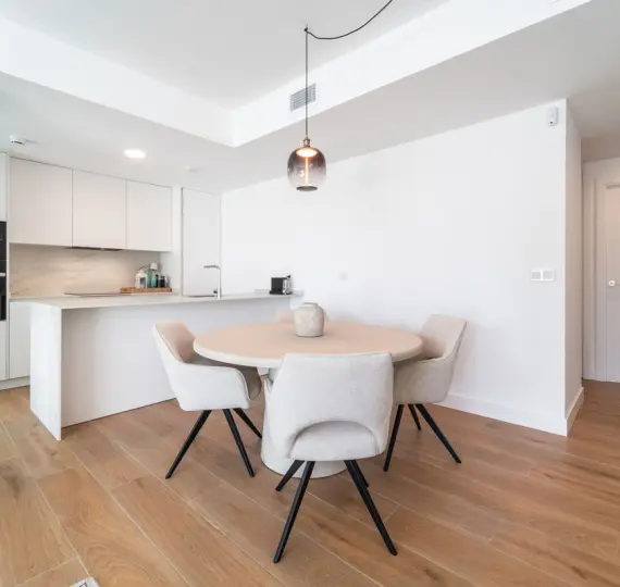 Sale of middle floor apartment in Fuengirola