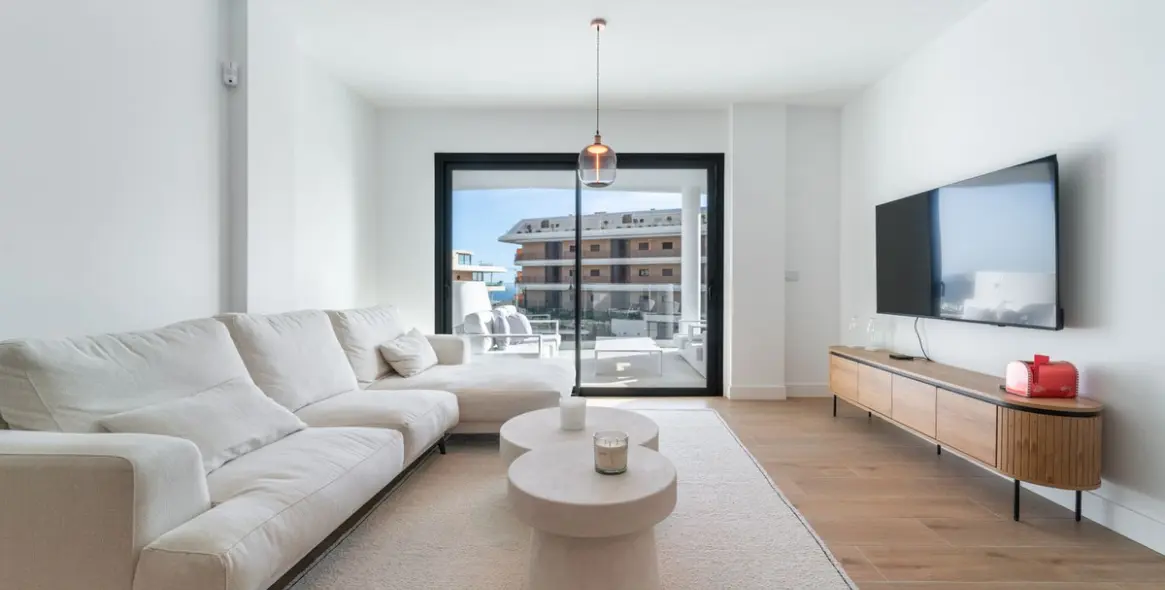 Sale of middle floor apartment in Fuengirola 9