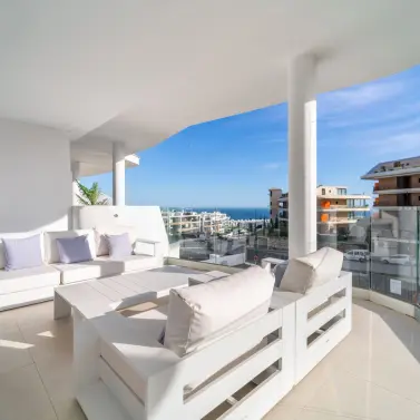 Продажа апартаментов на среднем этаже в Fuengirola