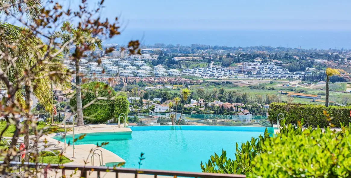 Продажа апартаментов на первом этаже в Benahavís 1