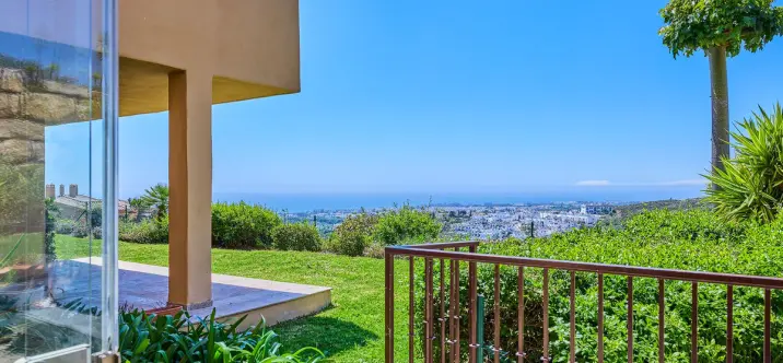 Продажа апартаментов на первом этаже в Benahavís 2