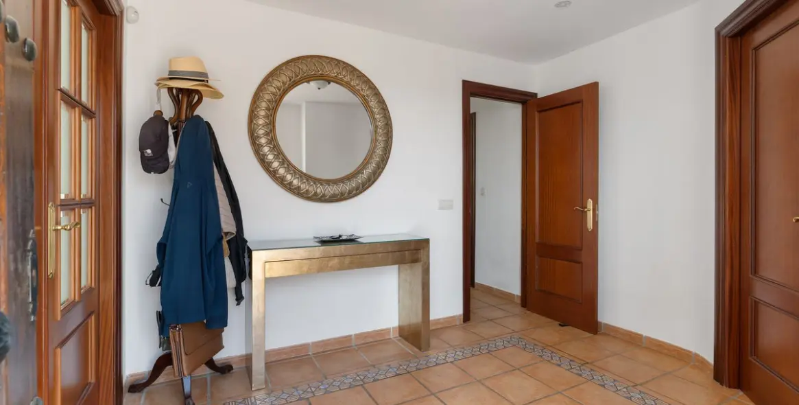 Sale of detached villa in Coín 11