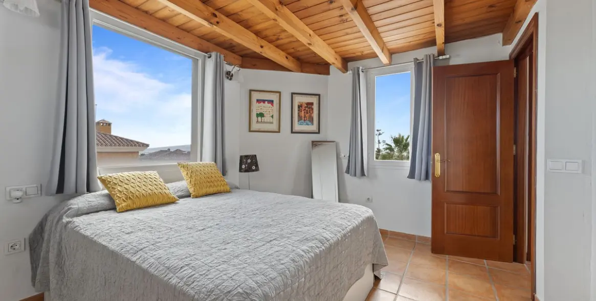 Sale of detached villa in Coín 17