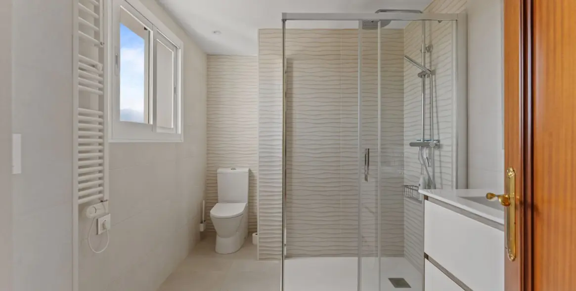 Sale of detached villa in Coín 20