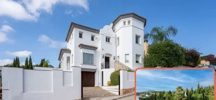 Sale of detached villa in Coín 0