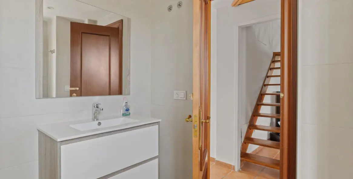 Продажа  отдельно стоящей виллы в Coín 21