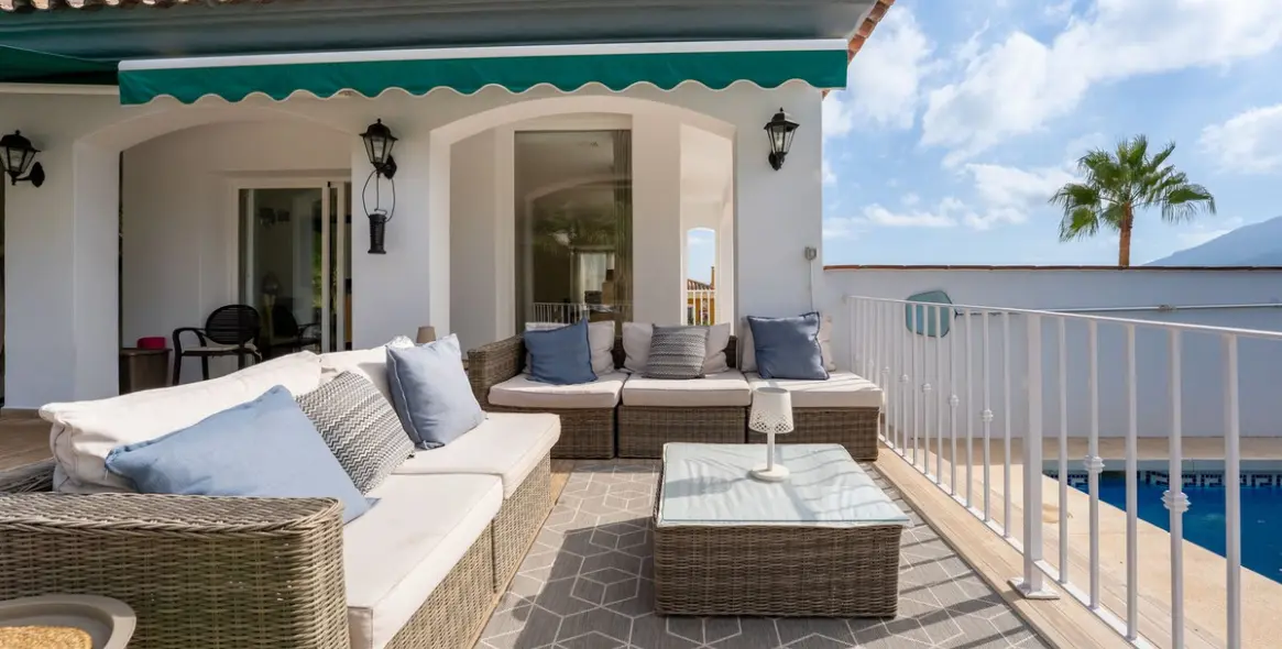 Продажа  отдельно стоящей виллы в Coín 24