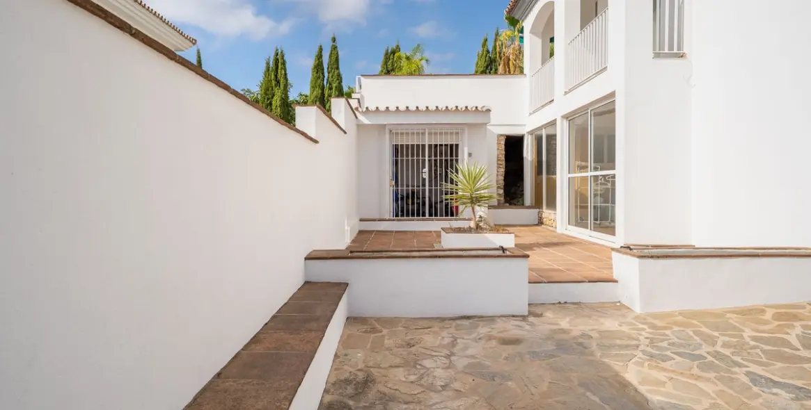 Продажа  отдельно стоящей виллы в Coín 31