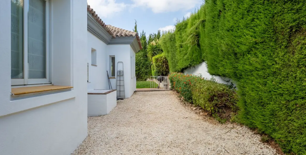 Продажа  отдельно стоящей виллы в Coín 33