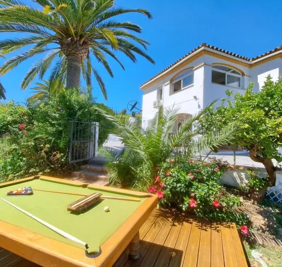 Sale of detached villa in Coín