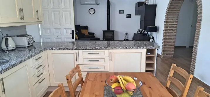 Sale of detached villa in Coín 4