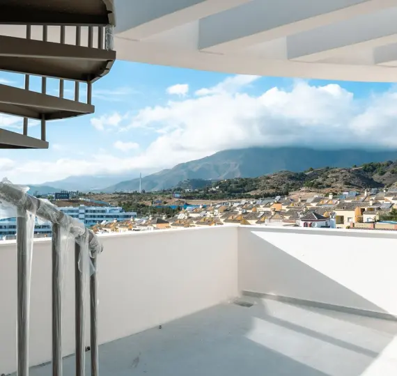 Venta de ático dúplex en Estepona