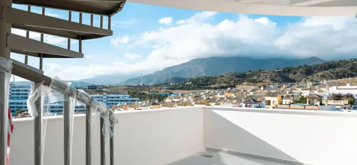 Venta de ático dúplex en Estepona 3