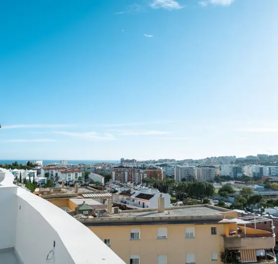 Venta de ático dúplex en Estepona