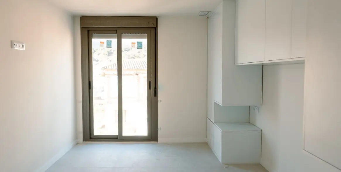 Продажа двухуровневого пентхауса в Estepona 18