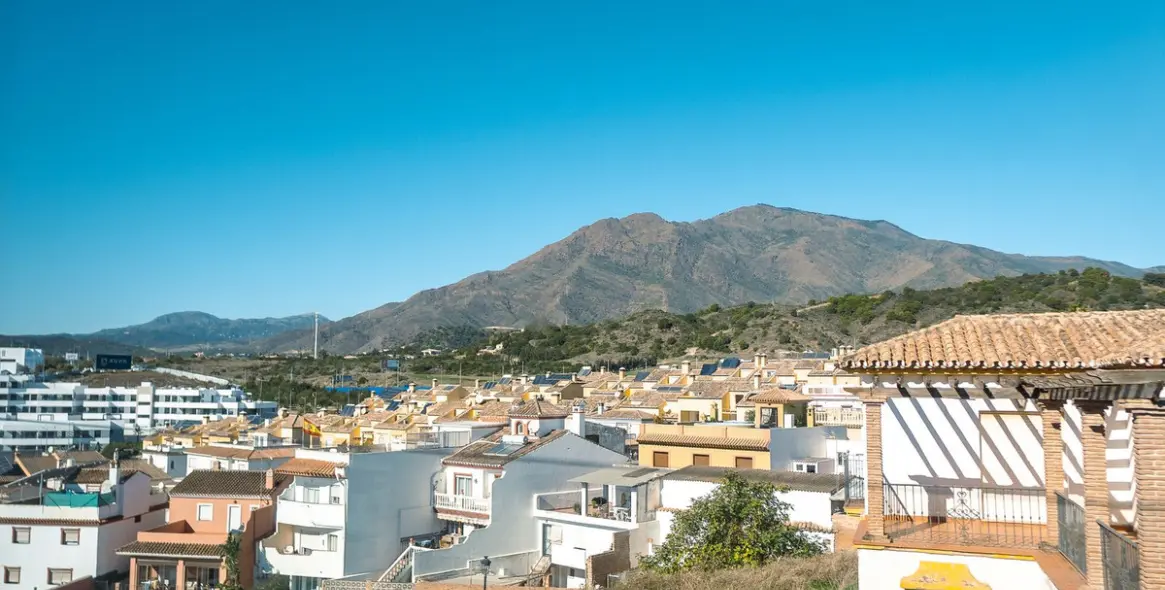 Sale of penthouse duplex in Estepona 26