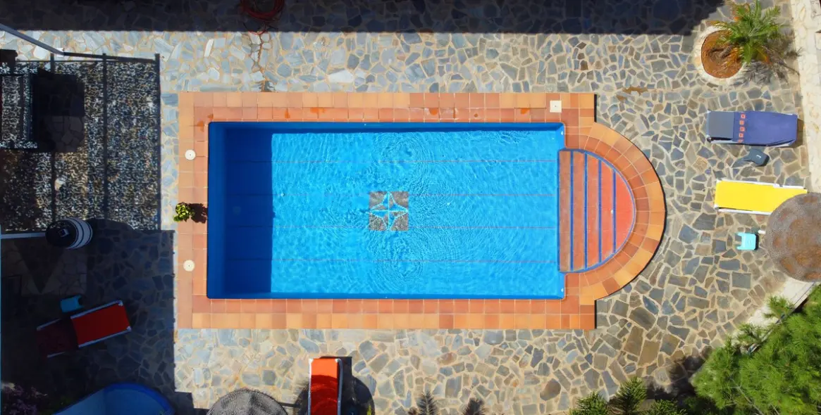 Продажа  отдельно стоящей виллы в Sayalonga 7