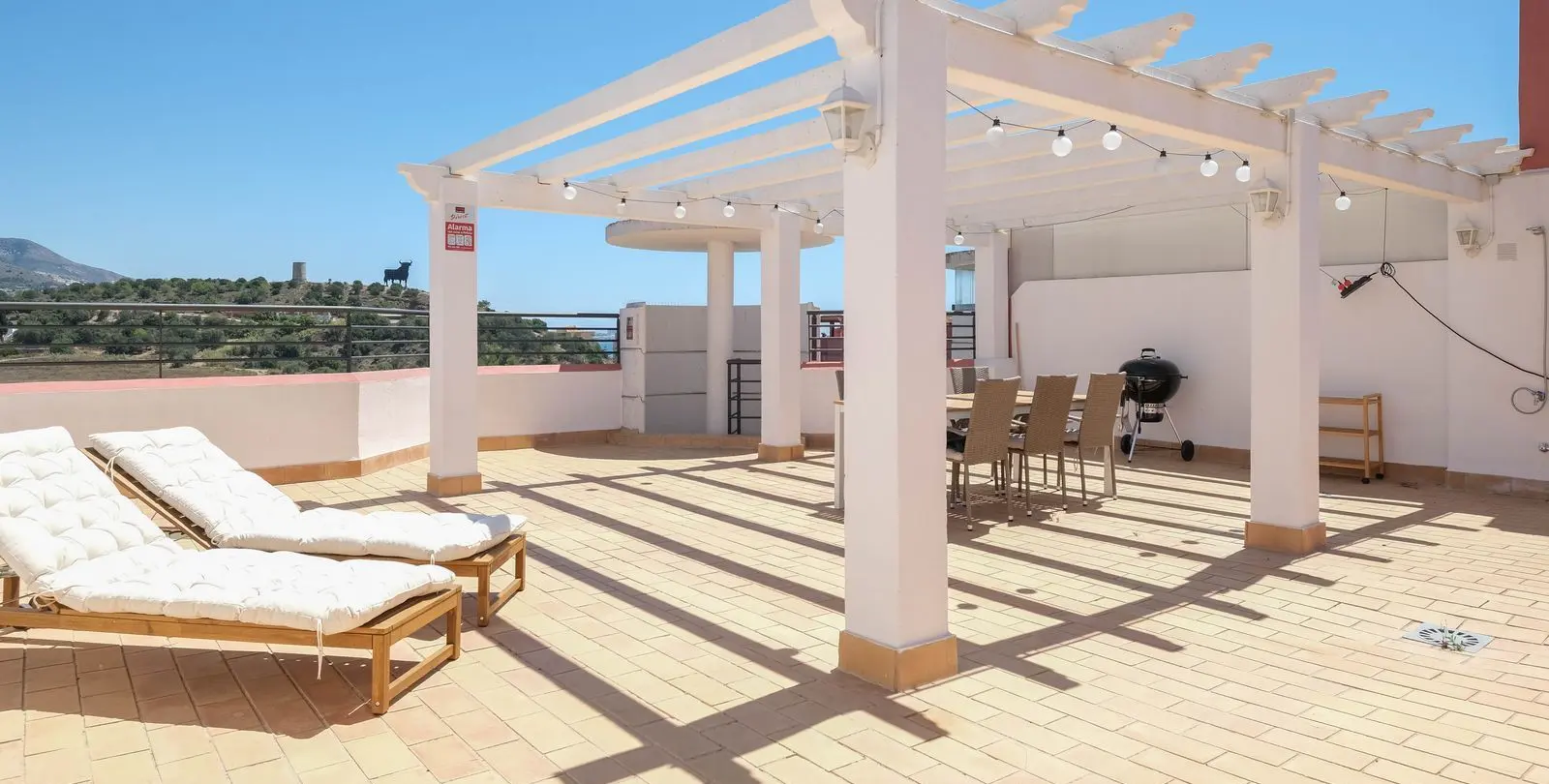 Sale of penthouse in Los Boliches 1
