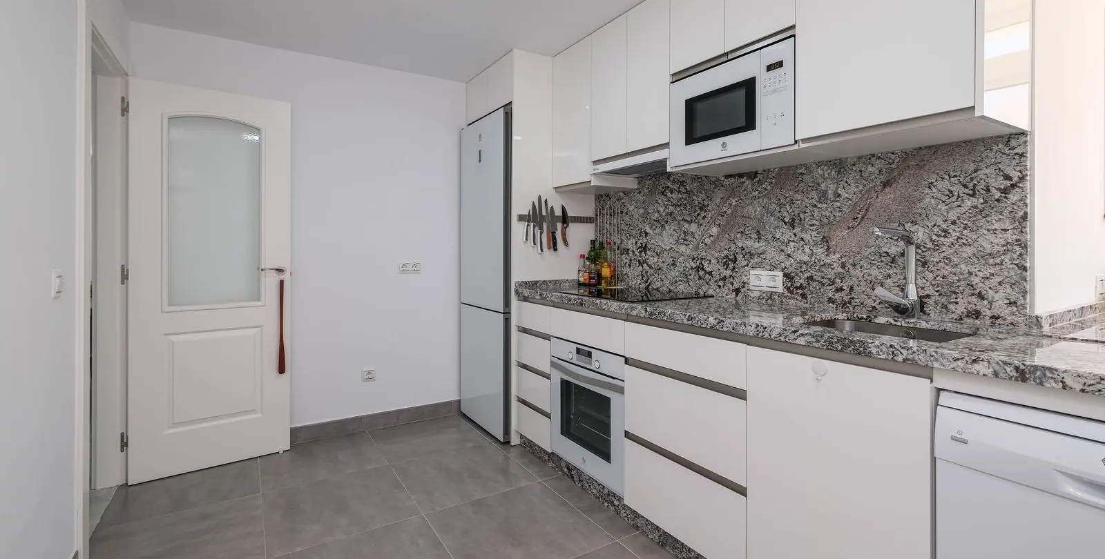Sale of penthouse in Los Boliches 3