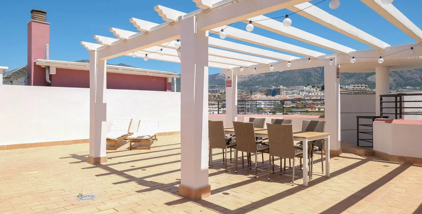 Sale of penthouse in Los Boliches 17