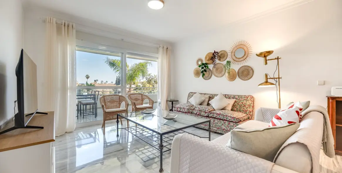 Продажа апартаментов на среднем этаже в Guadalmina Baja 6