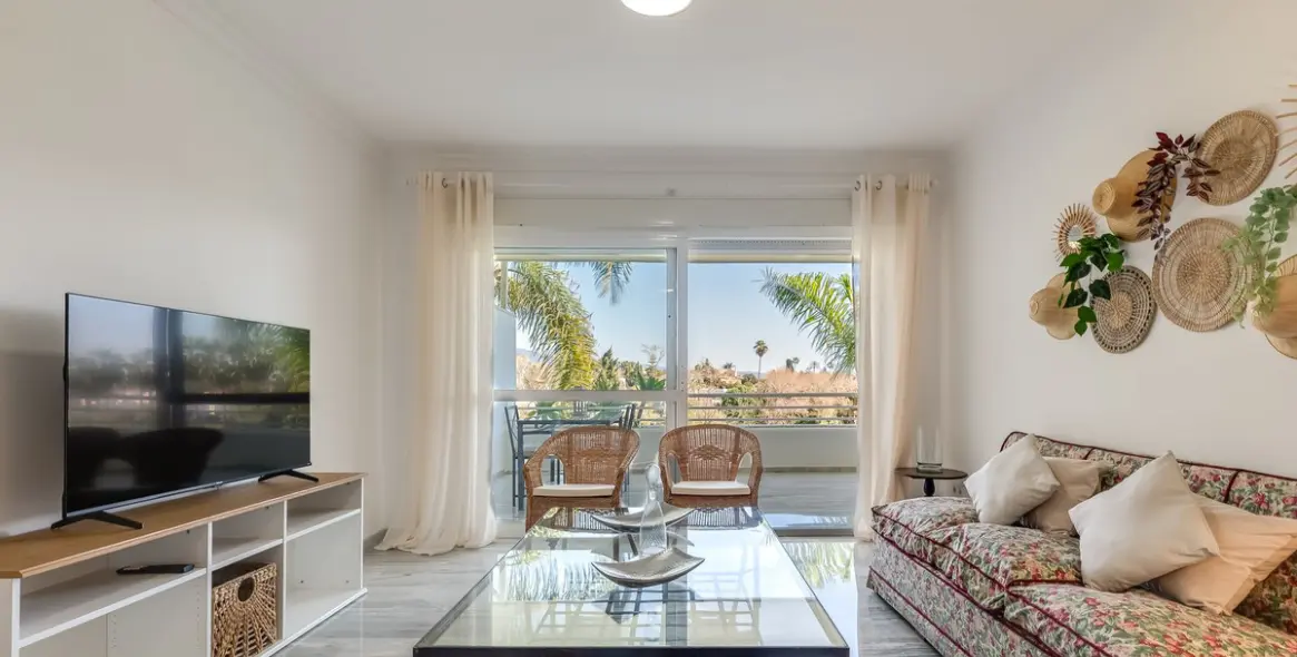 Продажа апартаментов на среднем этаже в Guadalmina Baja 7