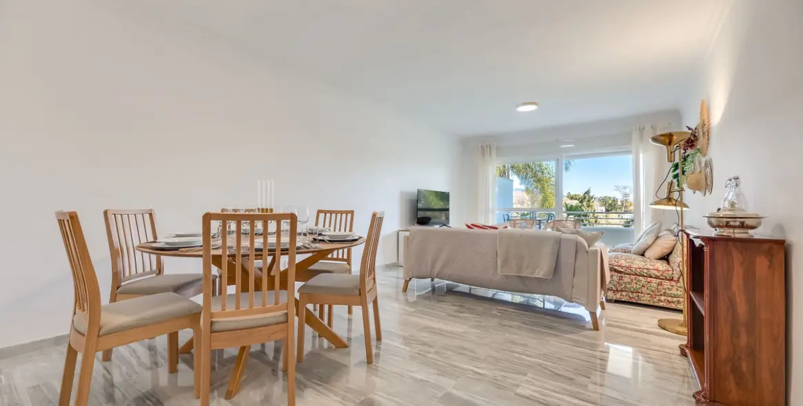 Продажа апартаментов на среднем этаже в Guadalmina Baja 10