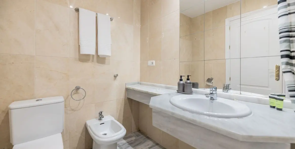 Продажа апартаментов на среднем этаже в Guadalmina Baja 20