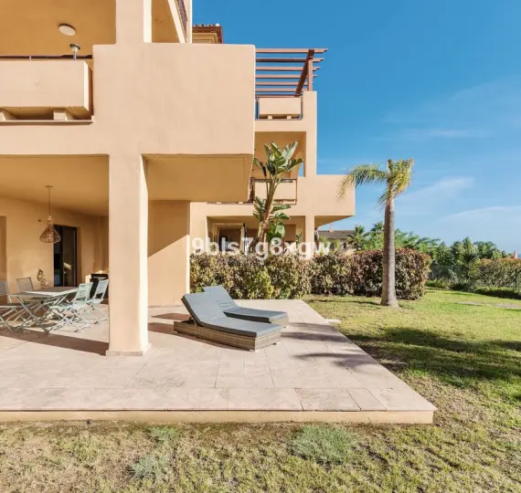 Продажа апартаментов на первом этаже в Benahavís