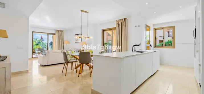 Продажа апартаментов на первом этаже в Benahavís 1