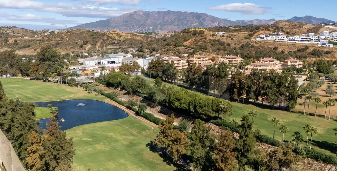 Sale of penthouse duplex in La Cala de Mijas 13