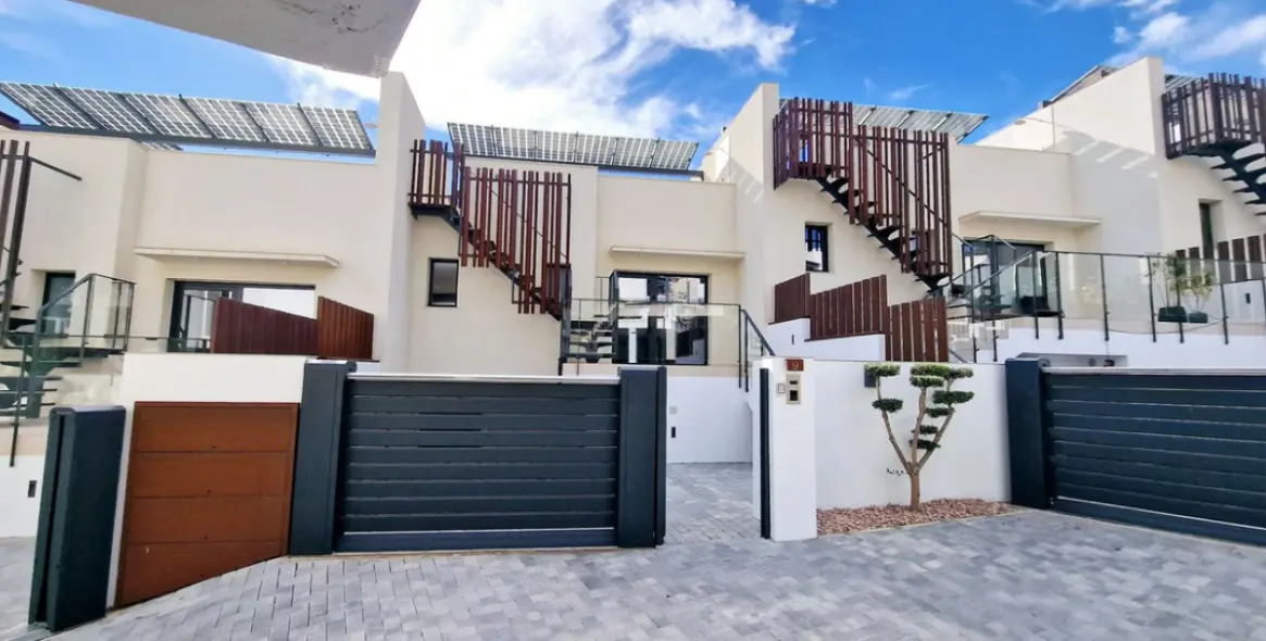 Sale of townhouse in Torrox Costa 35