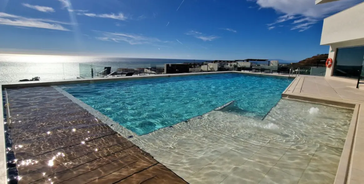 Sale of townhouse in Torrox Costa 37