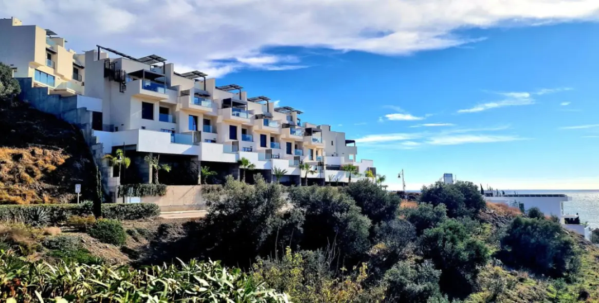 Sale of townhouse in Torrox Costa 40