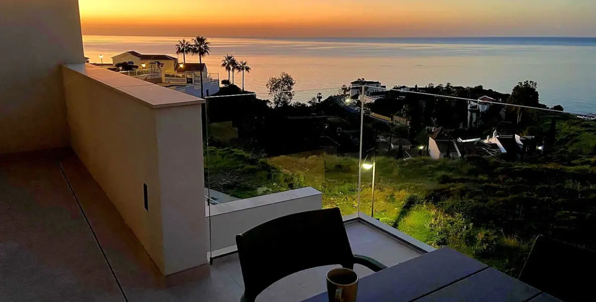 Sale of townhouse in Torrox Costa 43