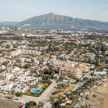 Продажа апартаментов на среднем этаже в San Pedro de Alcántara