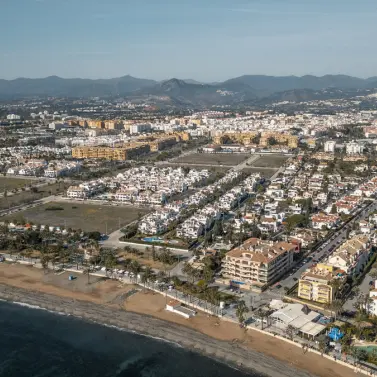 Продажа апартаментов на среднем этаже в San Pedro de Alcántara