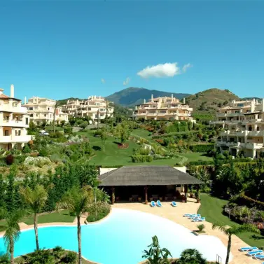 Долгосрочная аренда апартаментов на первом этаже в Benahavís