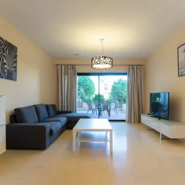 Долгосрочная аренда апартаментов на первом этаже в Benahavís